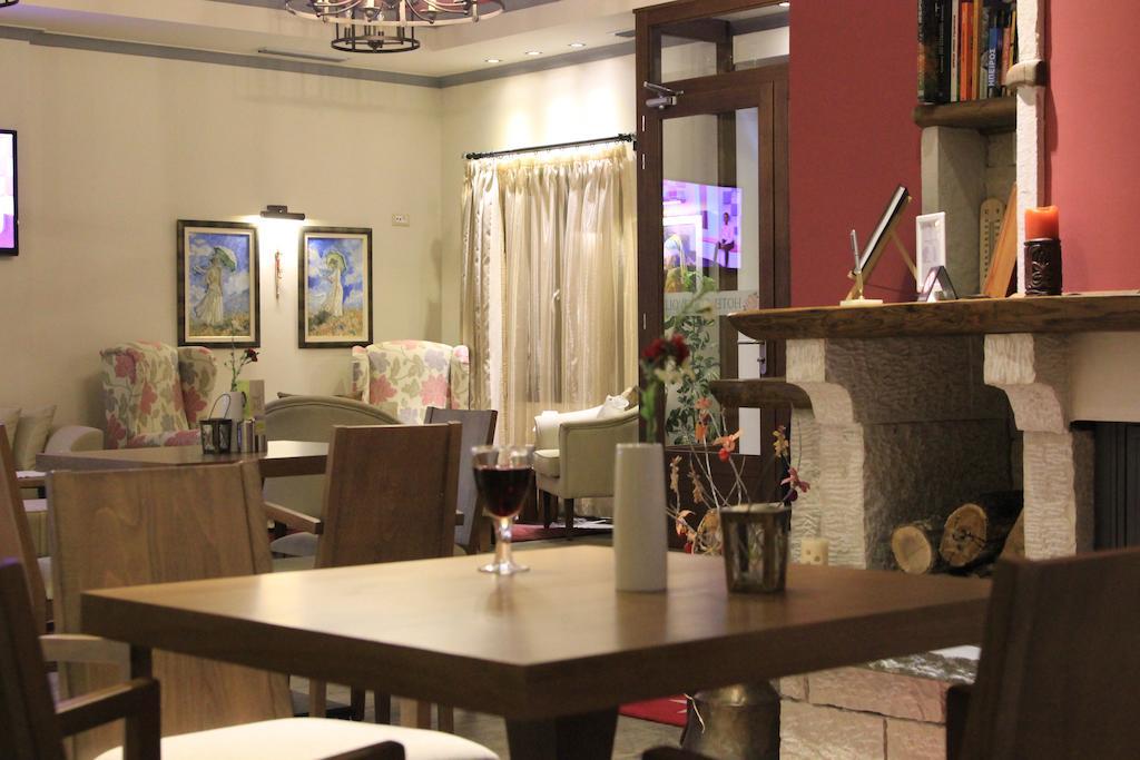 Hotel Rodovoli โคนิทซา ภายนอก รูปภาพ
