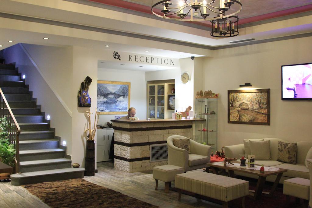 Hotel Rodovoli โคนิทซา ภายนอก รูปภาพ